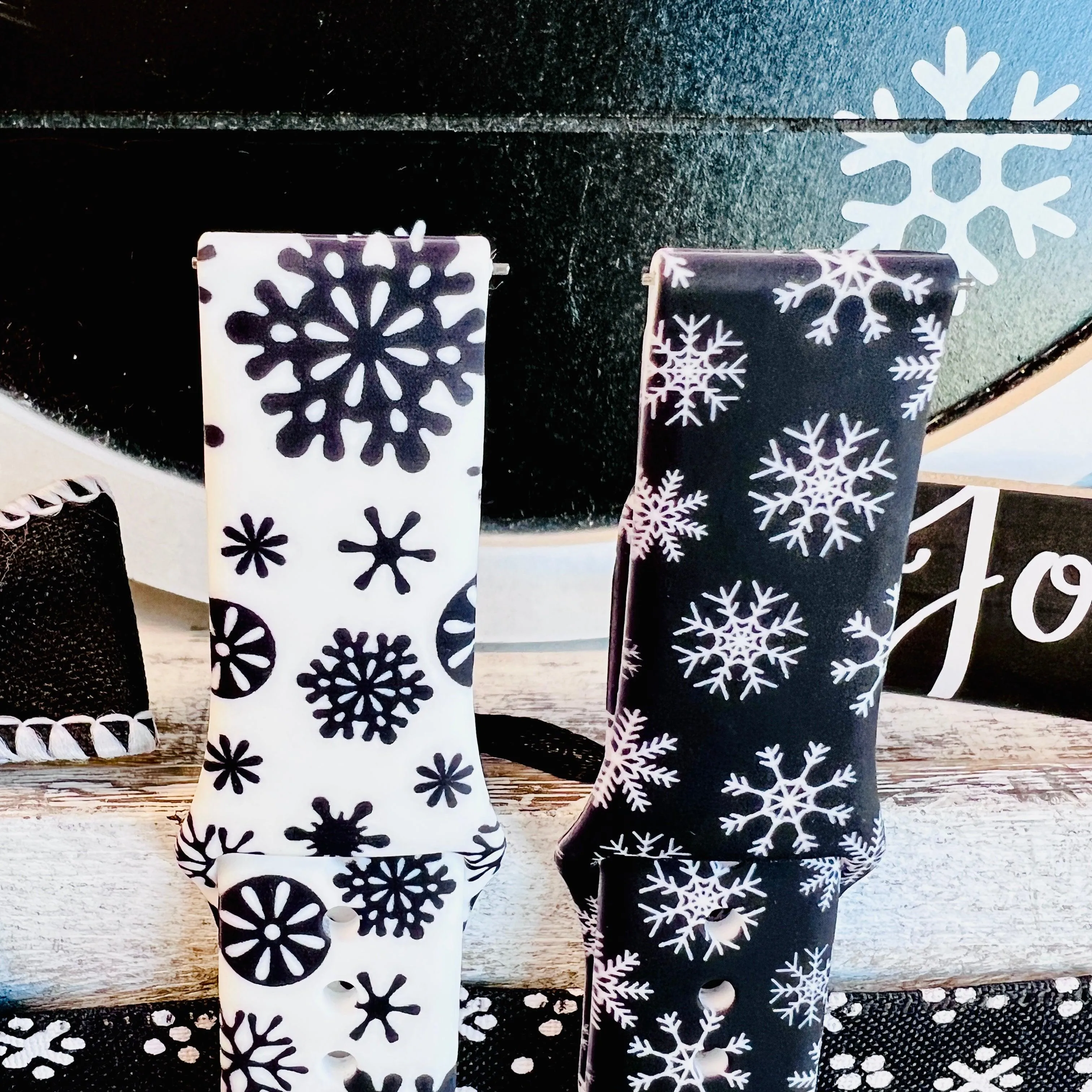 Black & White Snowflake Print Silicone Band For Samsung Watch Two Colors Available